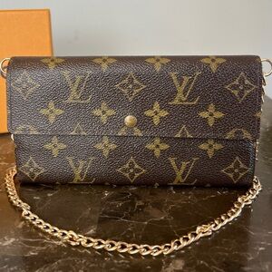 Louis Vuitton Monogram Sarah Wallet